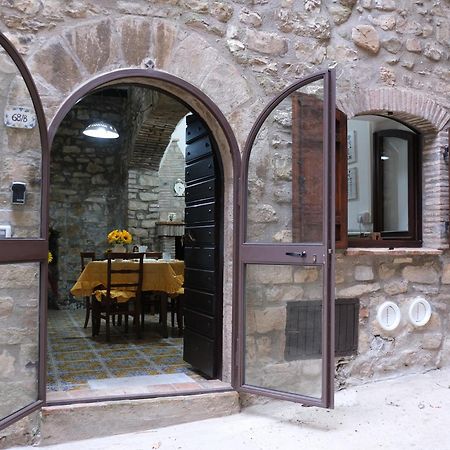 Ferienwohnung Joy'S Nest Todi Exterior foto